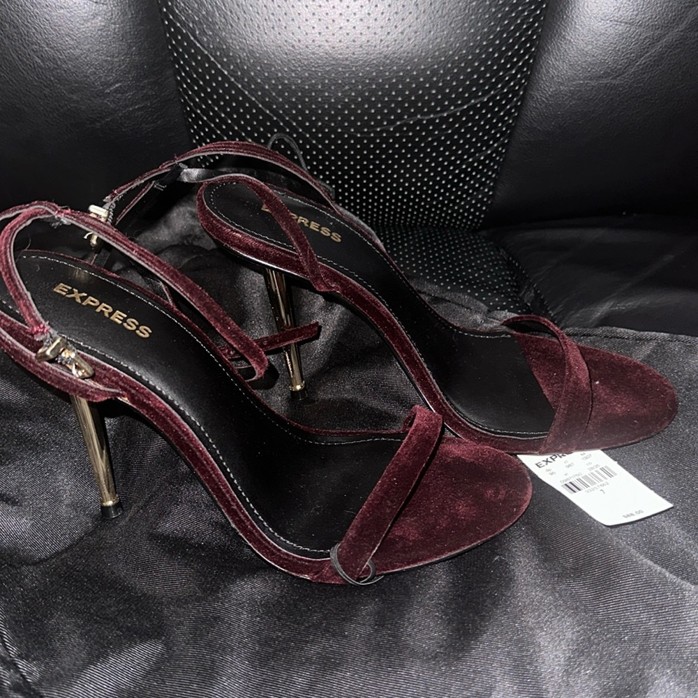 NWT Velvet Metal Heel High Heeled Sandals